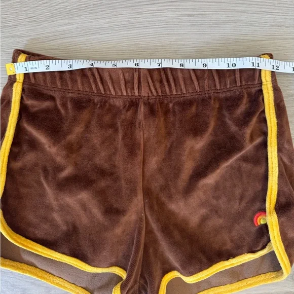 Stoned Immaculate Brown Yellow Gym Shorts Size XS Retro - Picture 5 of 8